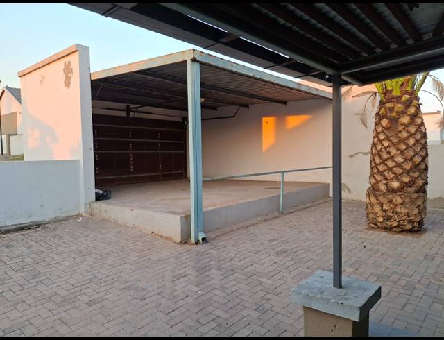 3 BEDROOM TOWNHOUSE TO LET IN SOUTH VIEW